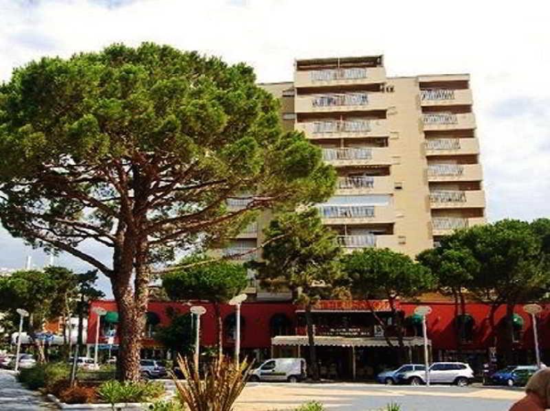 Hotel Savoia Lignano Sabbiadoro Exterior photo