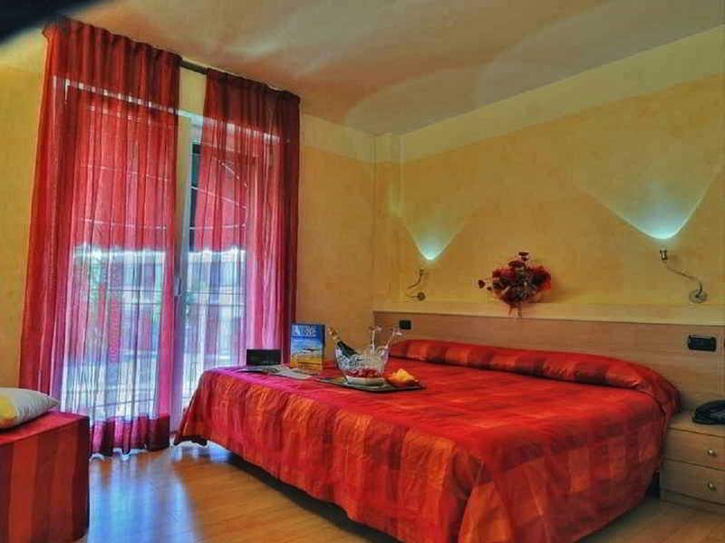Hotel Savoia Lignano Sabbiadoro Exterior photo